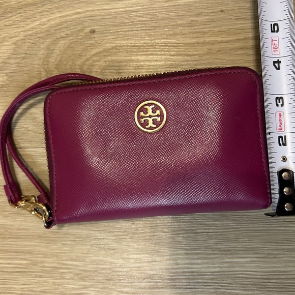 Tory Burch Robinson Zip Around Wristlet Wallet Fuchsia Purple Saffiano Leather - Picture 14 of 14